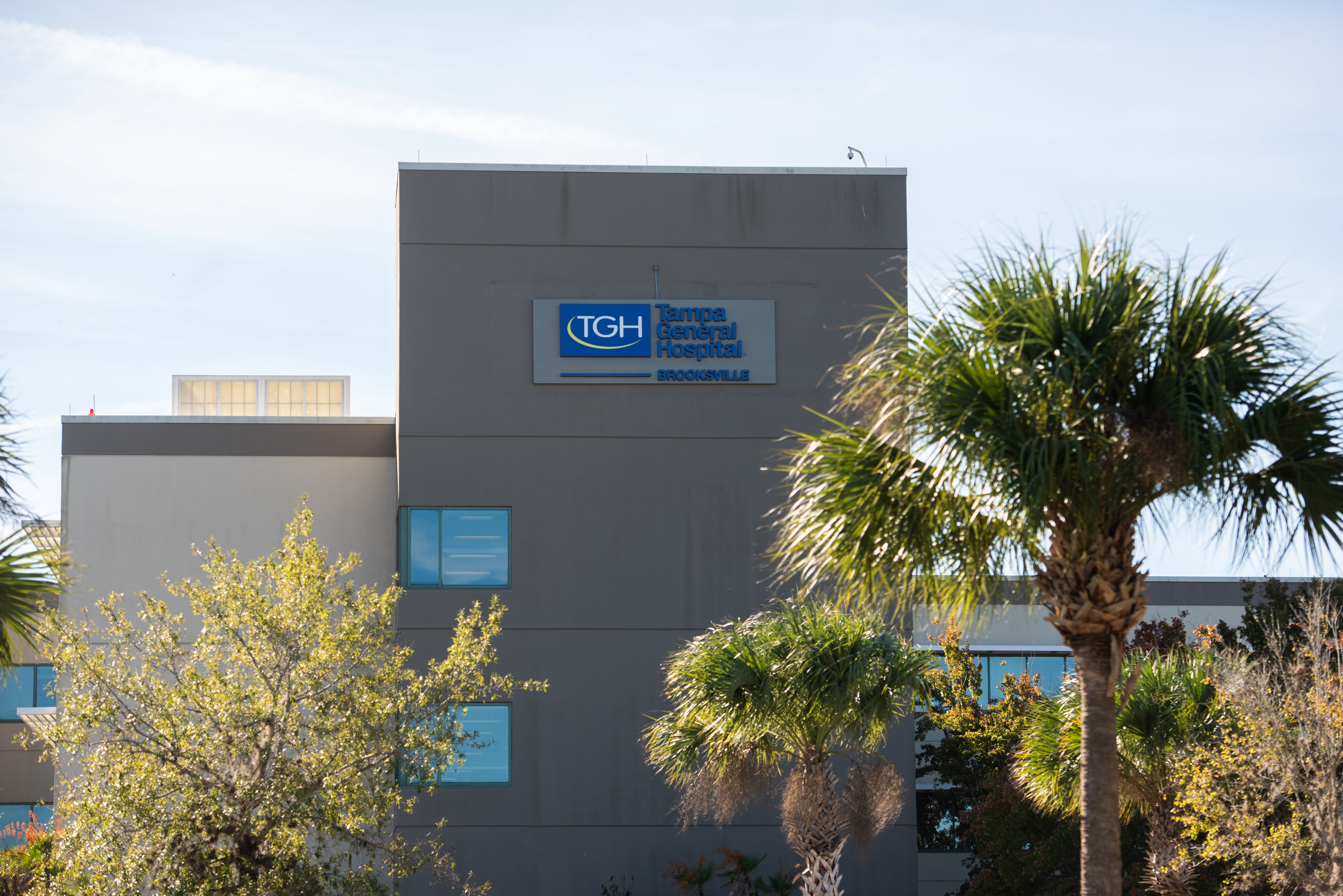 tampa general hospital brooksville exterior with sign